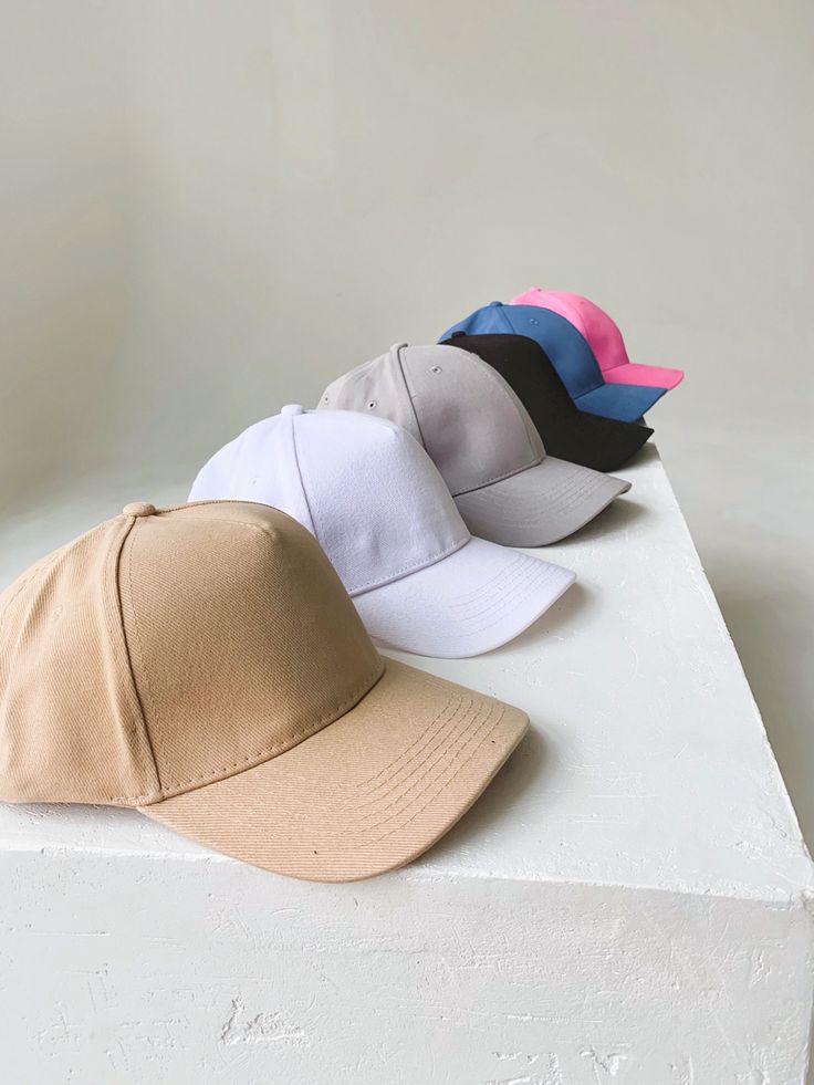 Caps